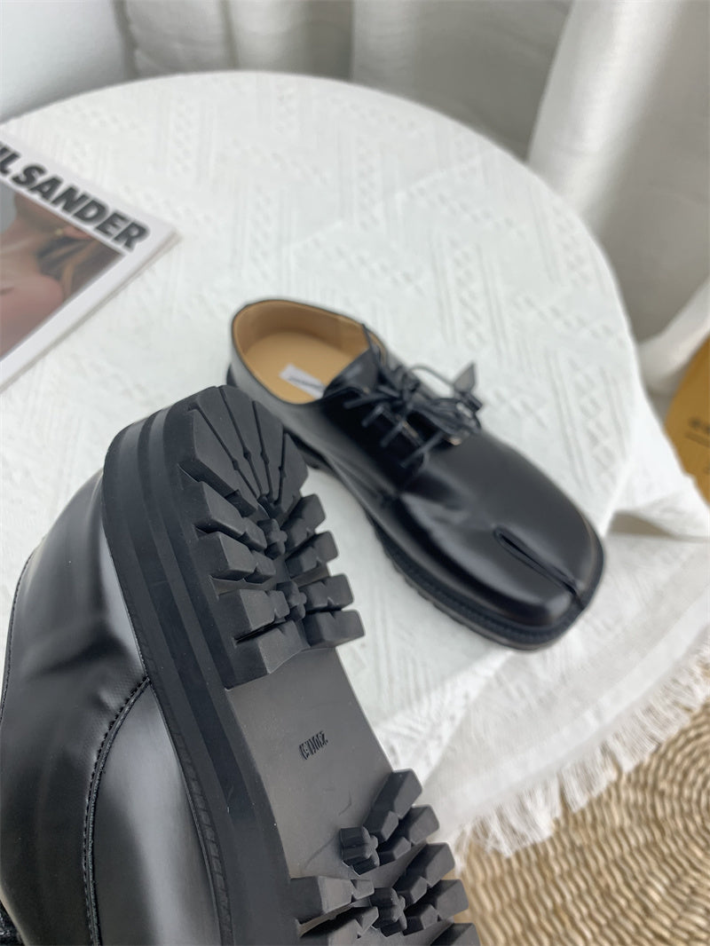 English Style Horseshoe Flat Sole Leather Shoes