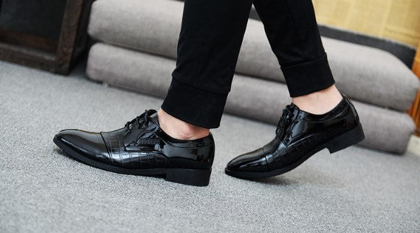 Autumn Pattern Pointed Leather Business Dress Shoes